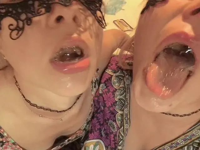 Double cumshot Poly-amory 1024 nights