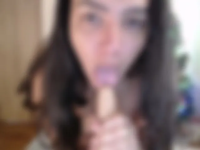 Ich ziehe mich aus und gebe dir einen Deepthroat Blowjob