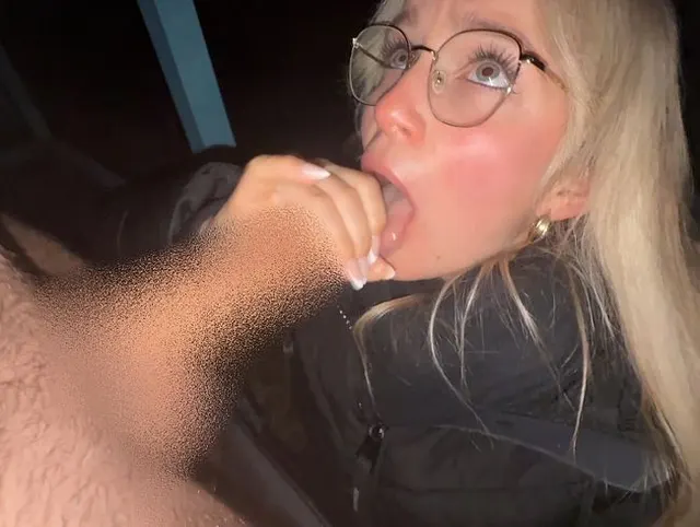 Outdoor Mitternachts-Blowjob