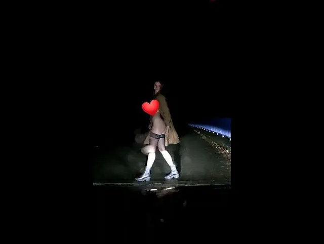 Creampie auf der Autobahnbrücke!