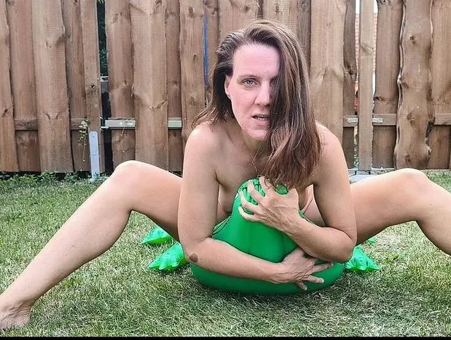 Userwunsch "Geil auf dem Krokodil, dass Schwimmtier