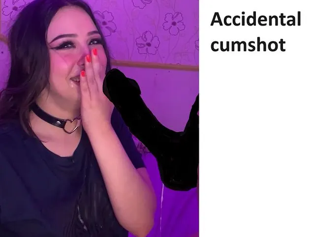 Spermaschlampen haben zufälliges Glück! Gesichtsbehandlung aus Versehen beim perfekten Blowjob