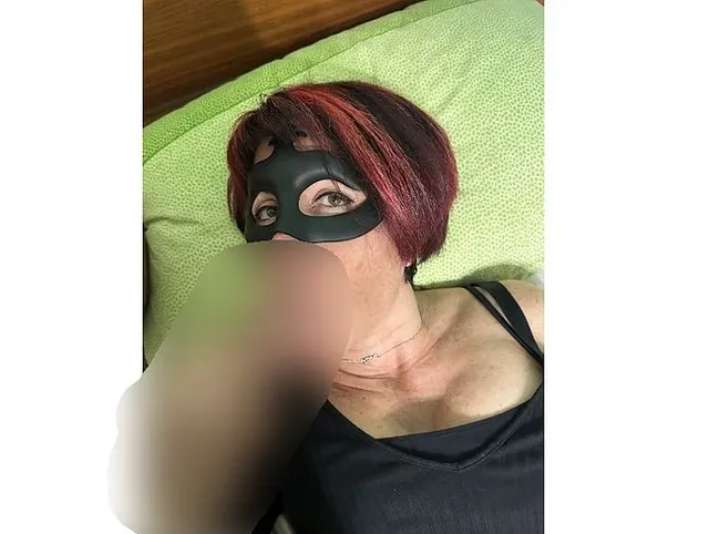 Sinnlicher, köstlicher maskierter Blowjob!