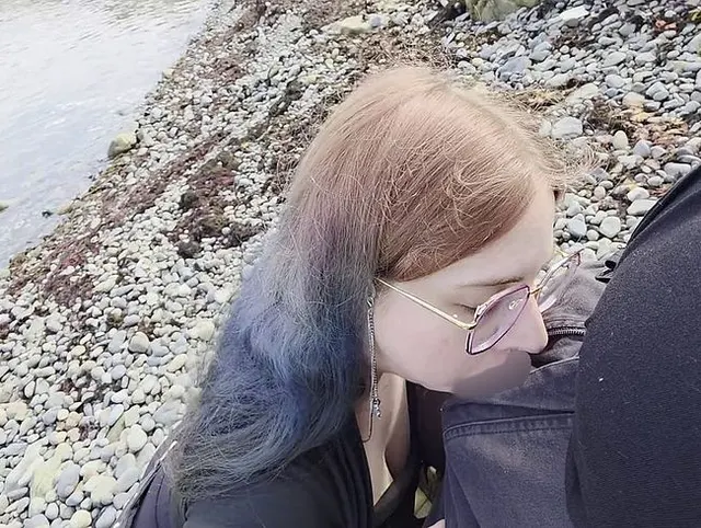 Spontaner Blow Job am Meer