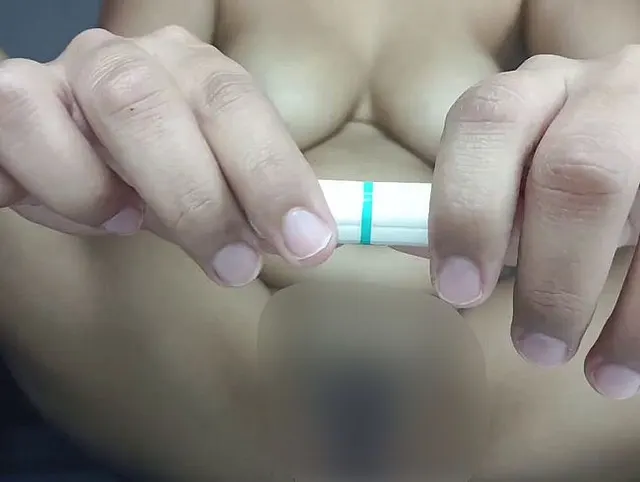 In diesem Video zeige ich euch, wie Frauen während ihrer Periode Tampons einführen.