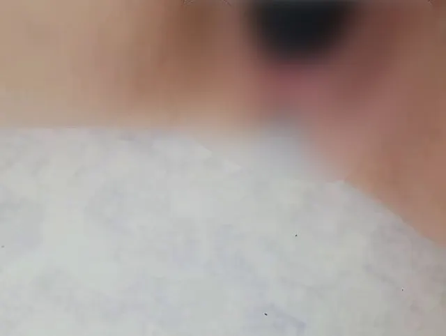 Mandy fickt den dicken Dildo