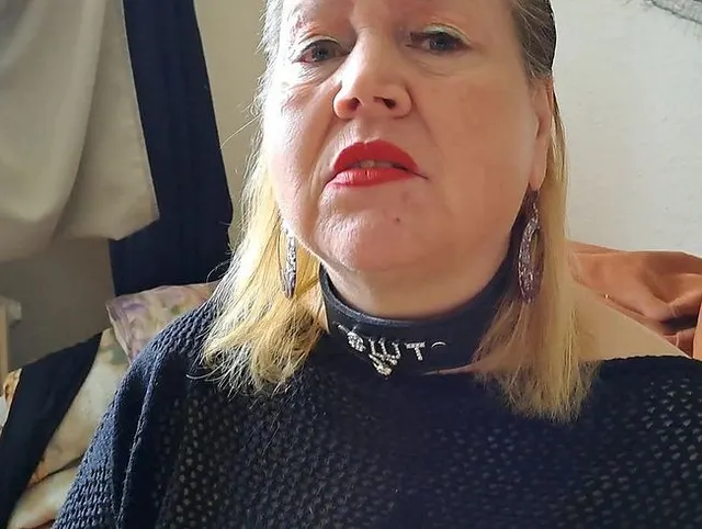 Strenge Worte deiner Herrin - POV