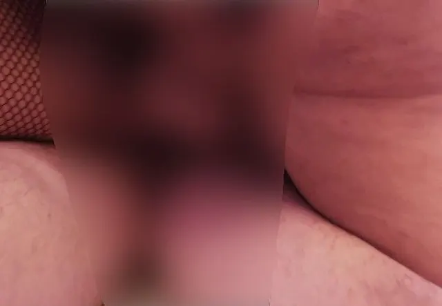 Fremdsperma im Gesicht und die Löcher voll