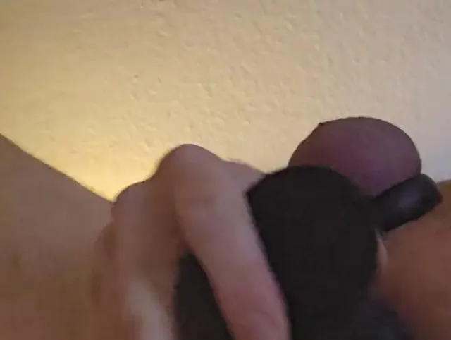Analspiele mit langen Dildos