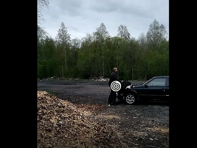 Russische Prostituierte bezahlt Taxi mit Sex.