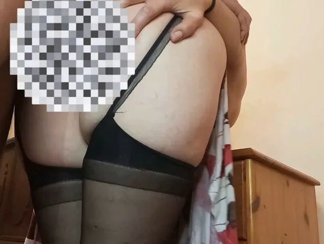 Hausfrau MILF mit großem Arsch betrügt Analsex