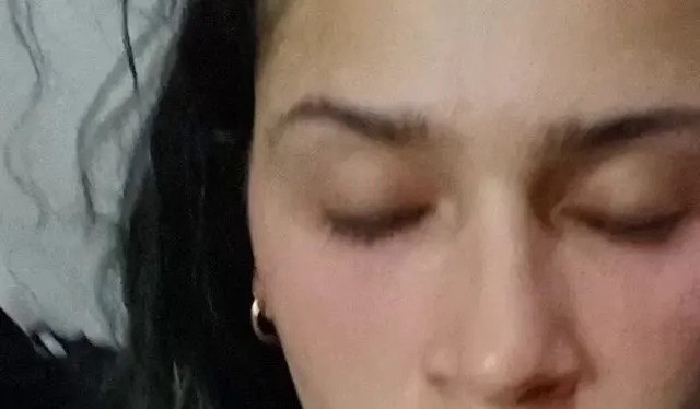 Ich berühre mich selbst in einem Babydoll ..................... ...