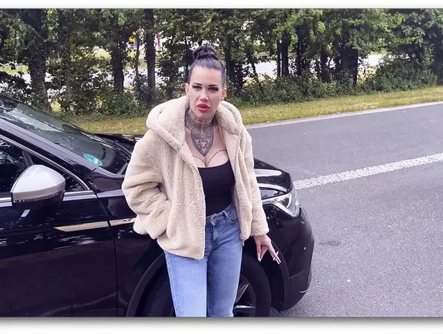 Unbekannt Mitfahrer bekommt kostenlos Blowjobs