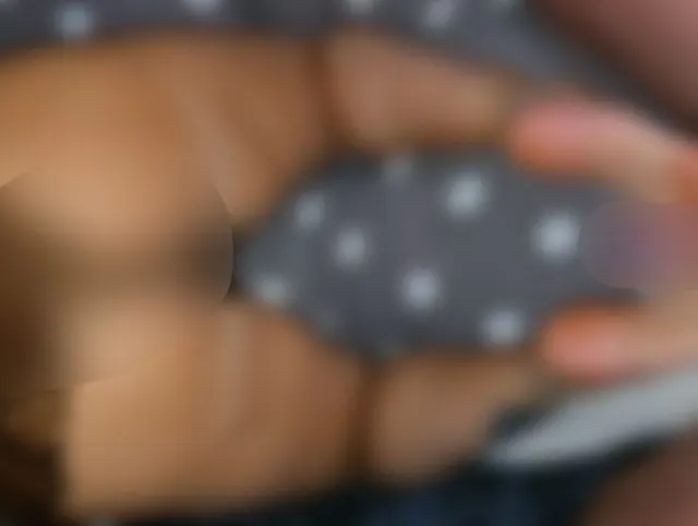 Ich werde dir mit meinen sexy Füßen beim Abspritzen helfen
