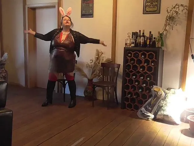 Erstes Ostern mit jessi ud mir sie steht das erste mal vor der Kamera