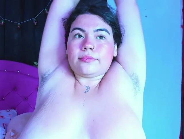sexy Achseln mit behaartem Speichel