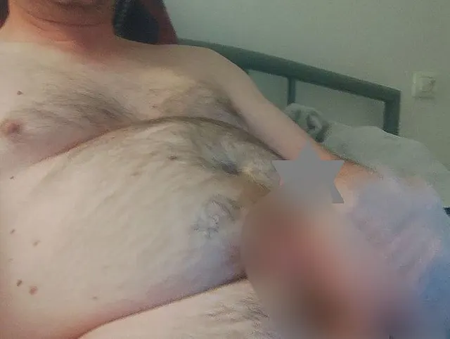 kurze Wichssession mit einer großen Ladung Sperma!