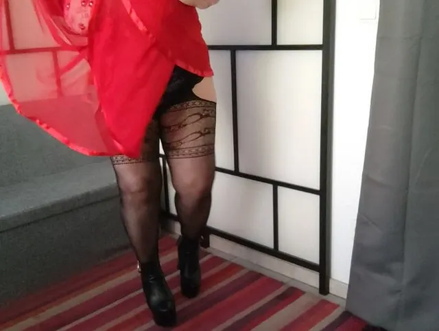 In schwarzen Heels