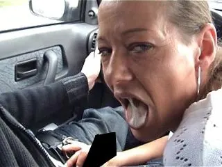 Im Auto gefickt 1 (AUSGESAUGT)