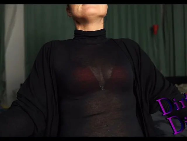 Geiles Clit Piercing wird gewechselt