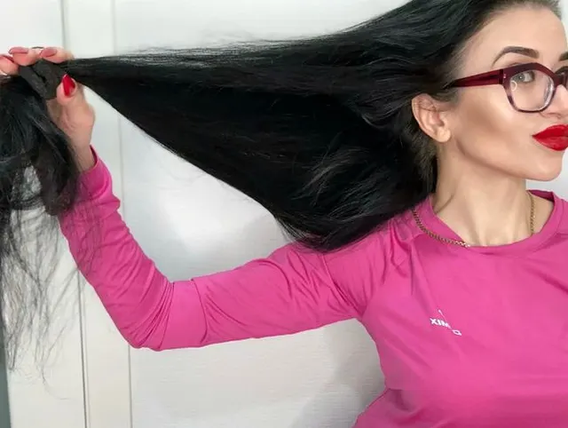 Meine Verehrung für mein langes, braunes Haar