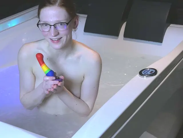 Wenn DAS meine Mama wüsste! Whirlpool schamlos entweiht!