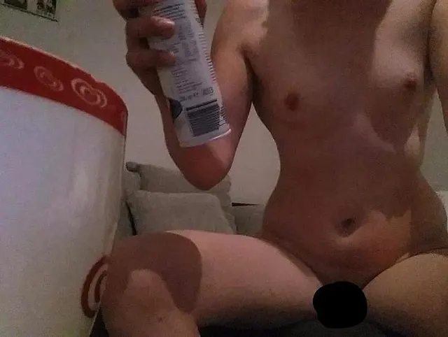 Spaß mit Sprühsahne ** Fetisch Clip **