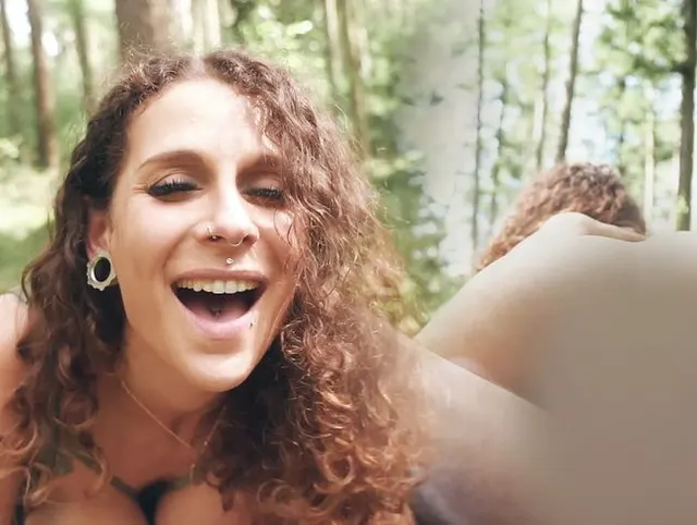 OUTDOOR Liebesspiel mit Creampie!