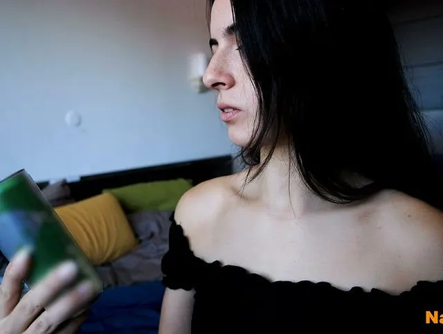 Vor dem Sex gibts Sex - Nala Bam fickt sich warm vor ihrem Ficktreffen!