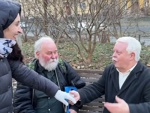 Ich habe meinen Freund in Prag getroffen und seine Freundin gefickt?