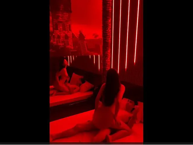 Er fickt mich hart im Hotelzimmer – Teil zwei