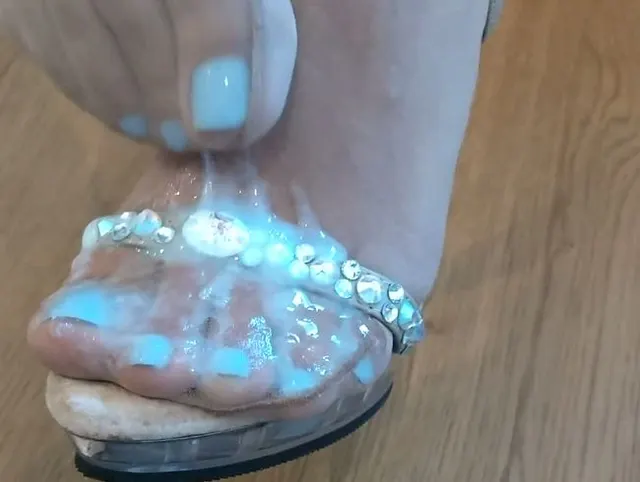 BlueNailsSexyHeelsJob3-Cumshot