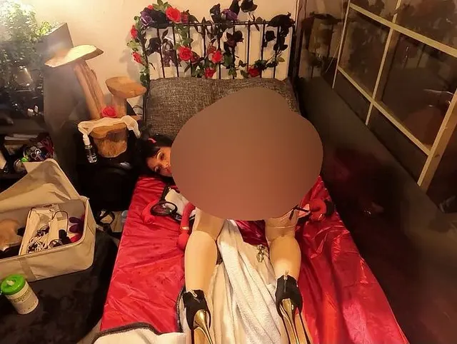 Ohne Maske vor der Cam, Dirty Talk und Toys.