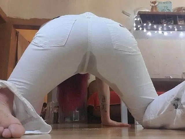 white jeans piss part 1