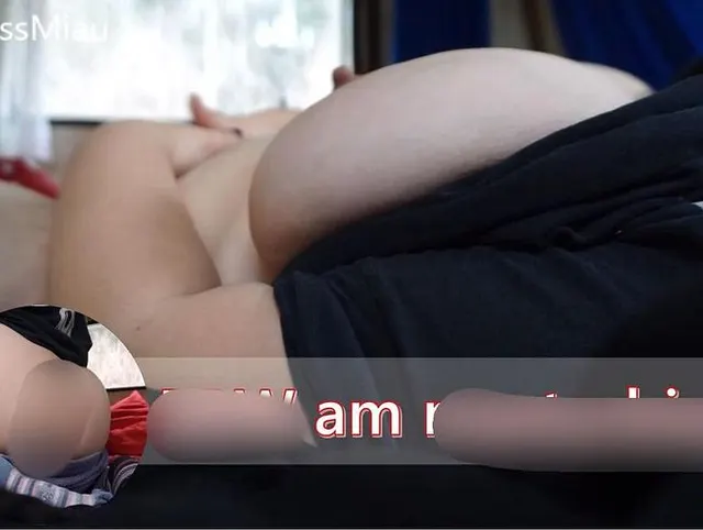 Ganz natürlich viel Lust – BBW am masturbieren