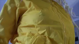 Eine Regenjacke ist so geil, was man damit alles machen kann?