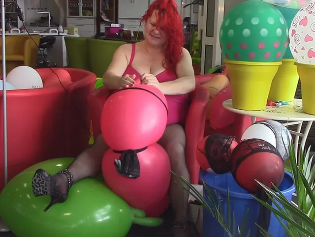 Ballons verhauen, mit Nylons abgebunden !!