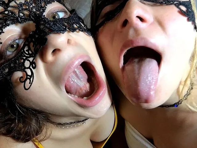 Double cumshot Poly-amory 1012 nights