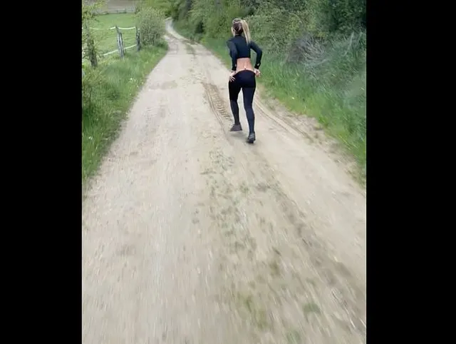 Running Milf - beim Waldlauf mehrmals von einem User gefickt