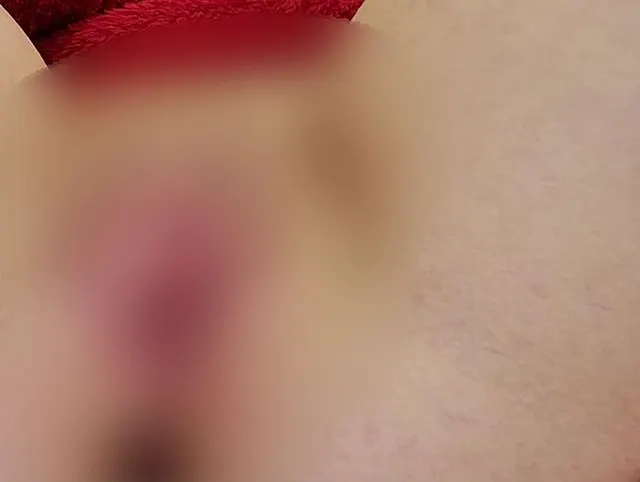 Ich creme meine Muschi mit Creme ein!