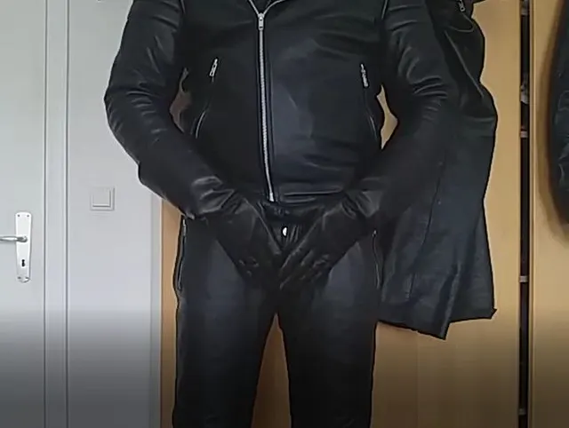 leder zucken