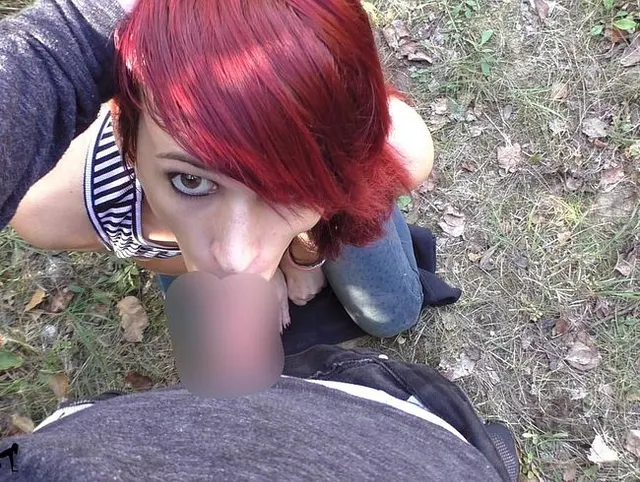 Cristy Noir Blowjob und Gesicht ficken in der Öffentlichkeit