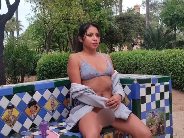 Schau zu. je suis dans le parc masturbiere