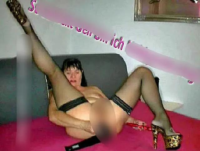 Extrem geile zerfickte CH-3-Loch Selbstbefriedigung...