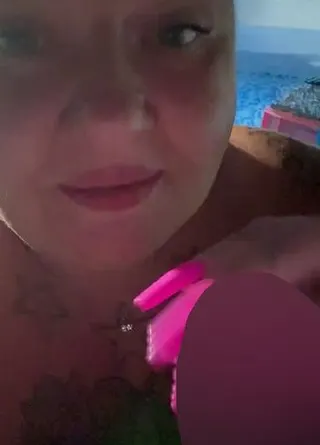 Teil 3 des Spaßes im Pool ??? ob er bald spritzen darf ?