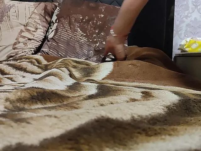 Pussy mit Dildo füllen