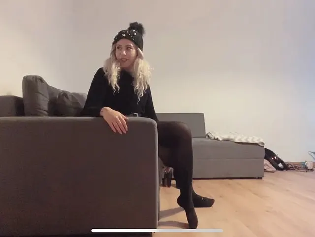 Fan klingelt bei mir und bekommt den Arsch versohlen