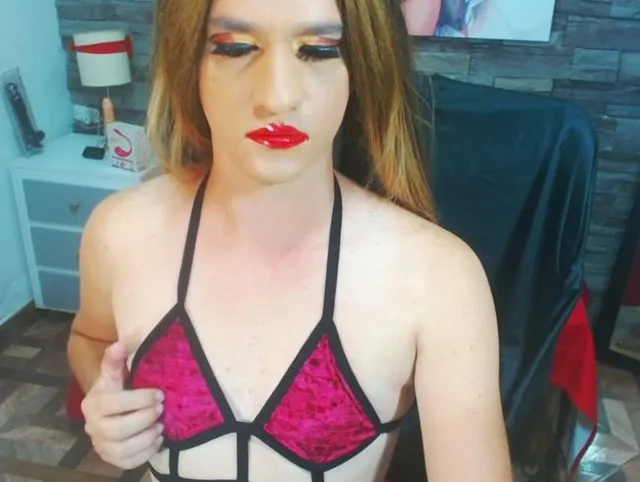 Mir wurde heiß in meinen fuchsiafarbenen Dessous