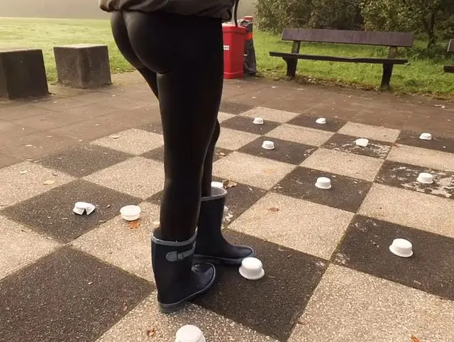 Becher Crushing in Gummistiefel / Rubberboots - so geile Geräusche - Geräuscherlebnis pur