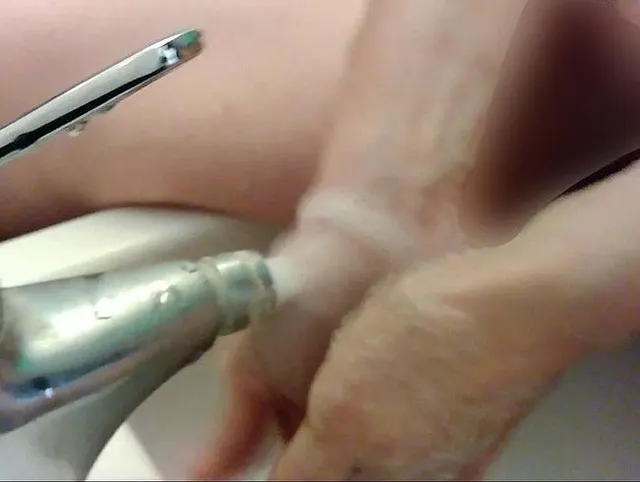 Noch ein kurzer Pipi im Bidet